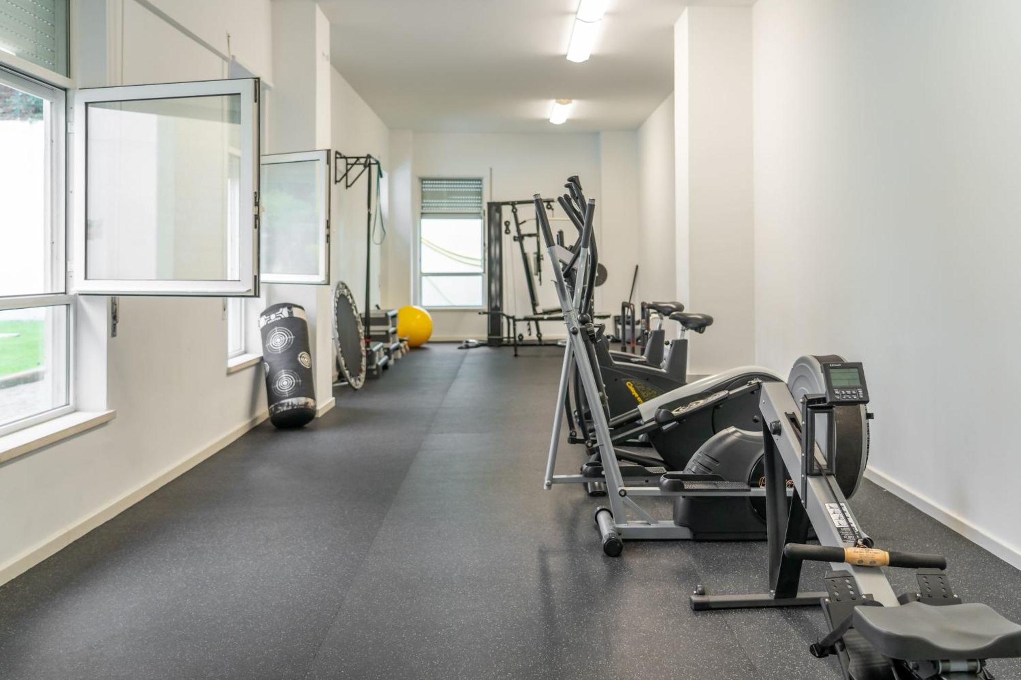 Apart T3 Com Piscina Tenis Ginasio E Parq Infant Lisbon Bagian luar foto